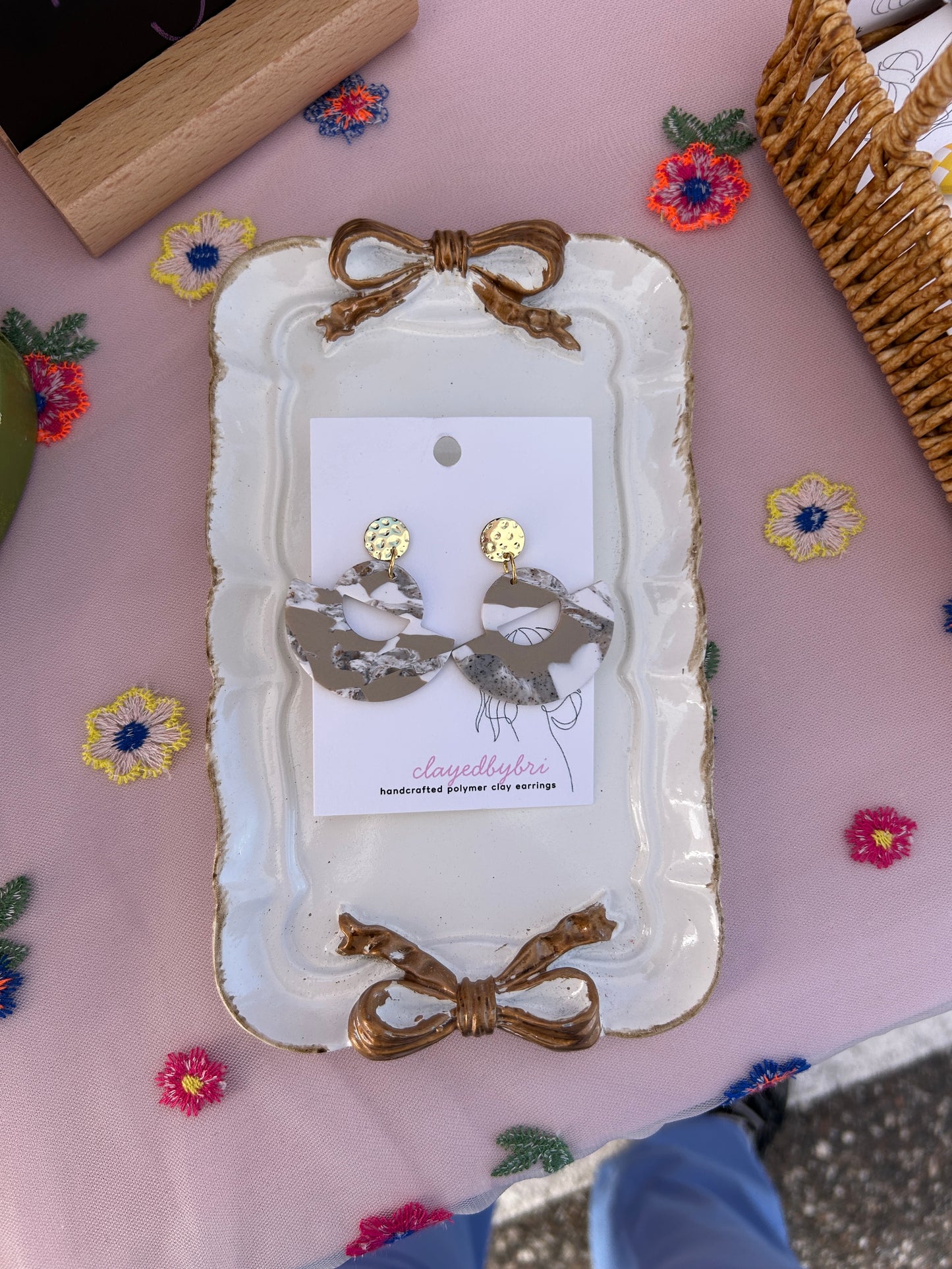 Neutral Tan, White, and Gold Fan Shaped Dangle Earrings