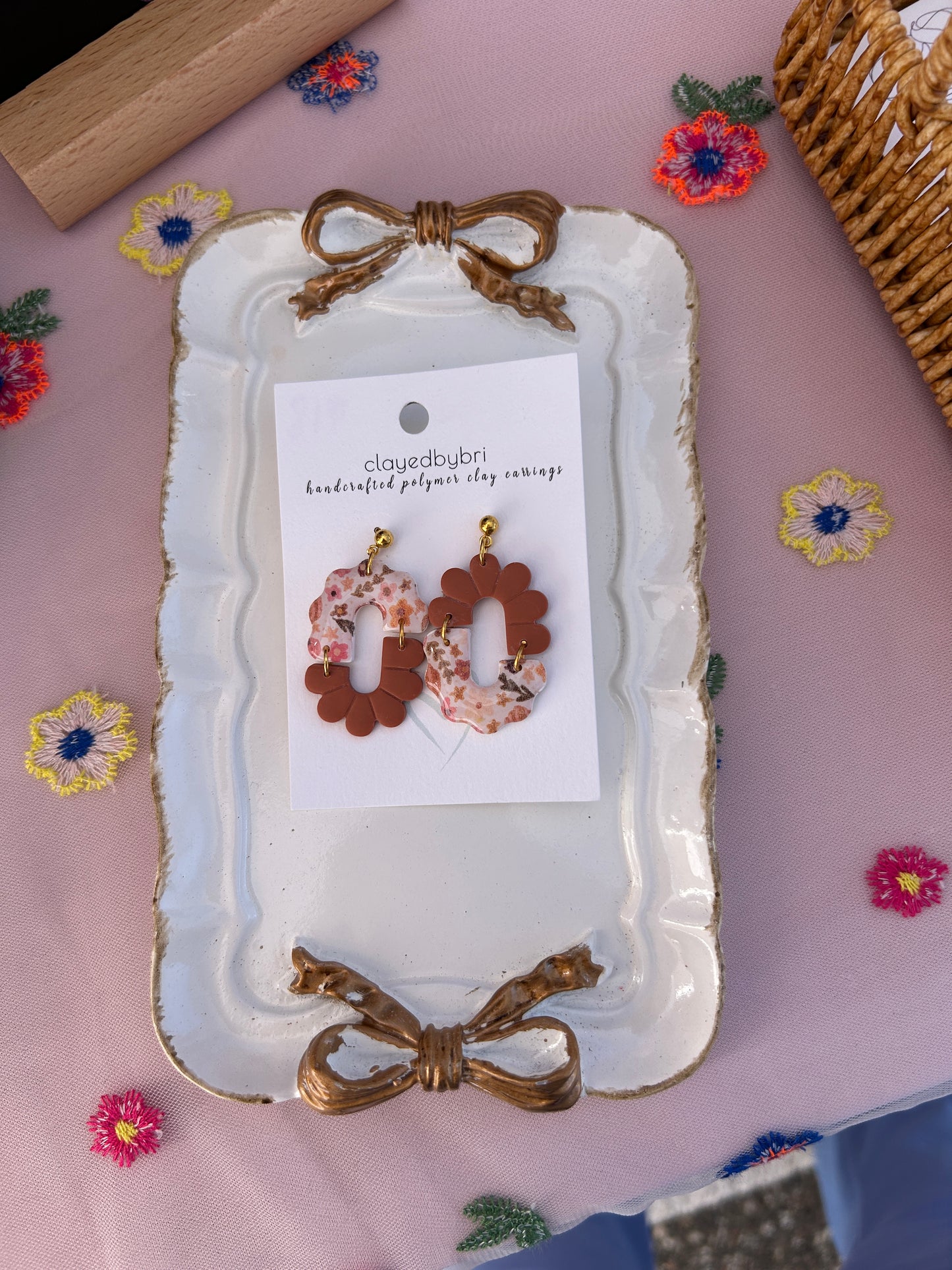 Scalloped Arch, Burnt-Orange Pattern Floral