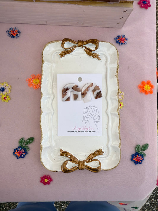 White & Brown Marbled Arches