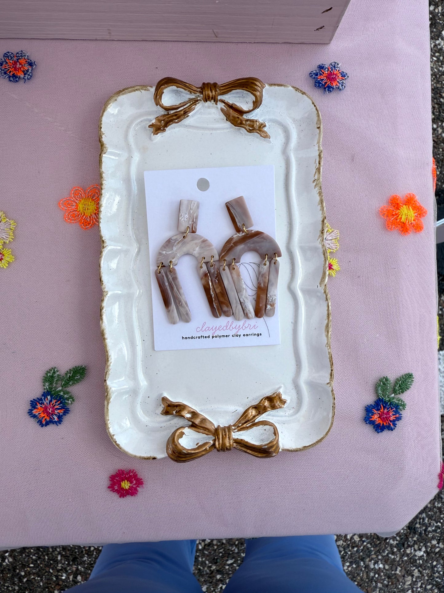 White and Brown Marbled Arch with Dangles