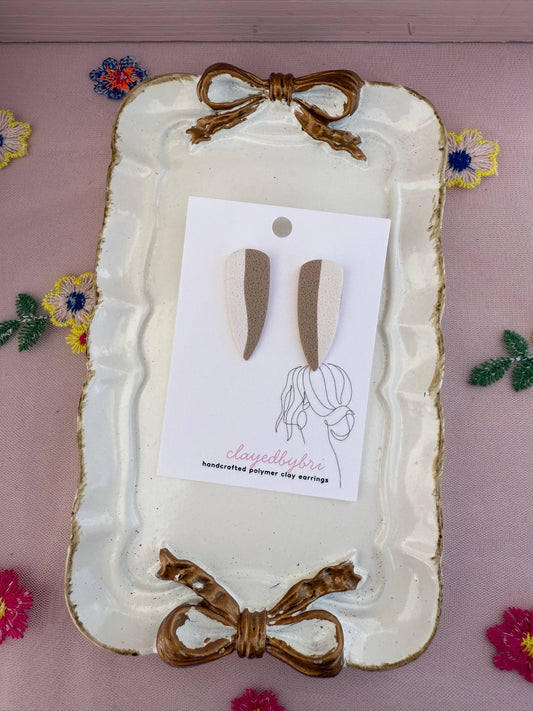 White & Beige Dagger Shaped