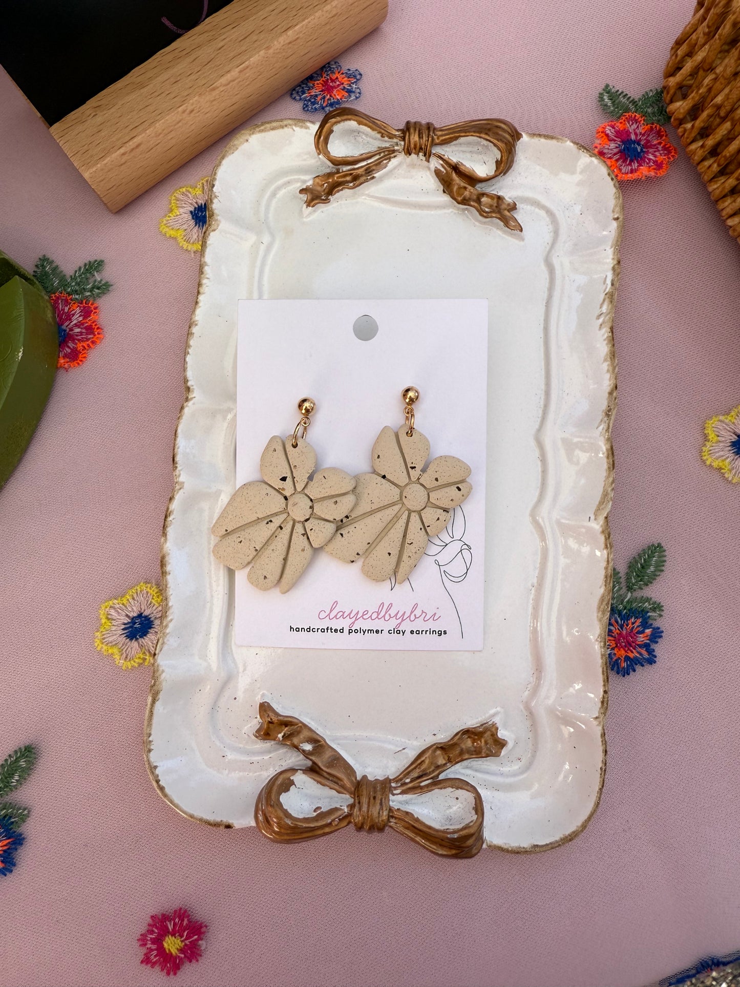 Beige Speckled FunKy Floral Design